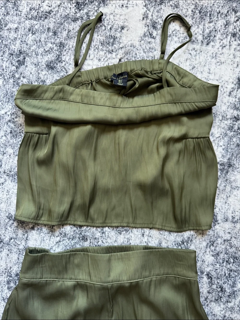 Olive Green Wide-Leg Women’s Set - Picture 2 of 3